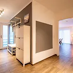 130Qm Haus Mit 3 Schlafzimmern, Sauna, Parkplatz